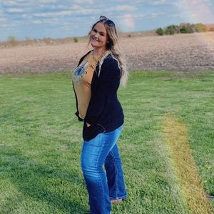 Meet your Posher, Kayley